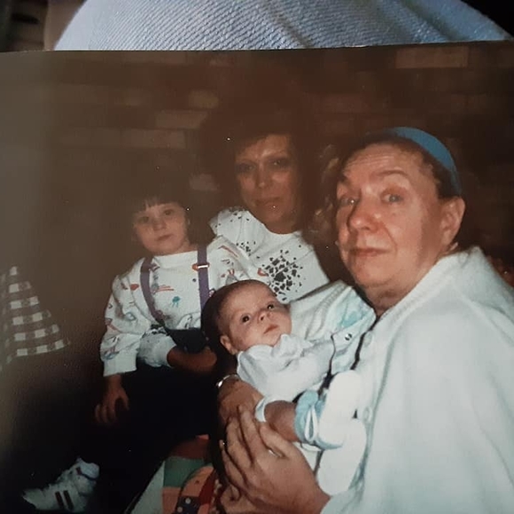 Meet your Posher, Jenn - Picture 1 of 1